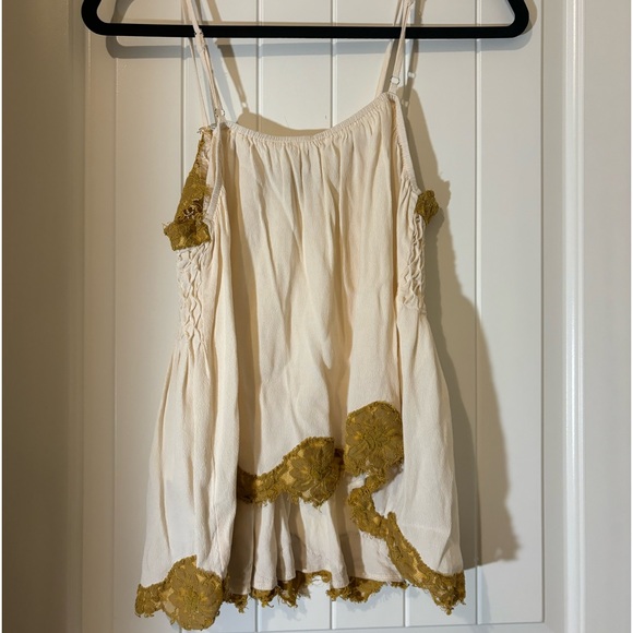 Cream and Yellow lace top - Picture 3 of 3